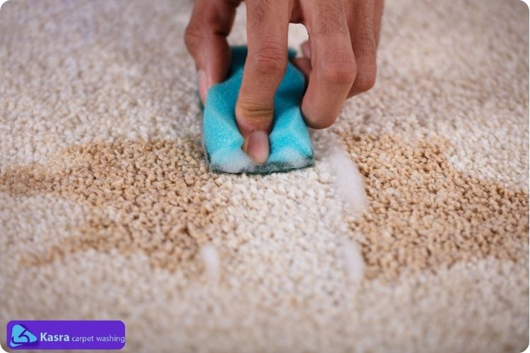 تمیز کردن لکه چای از روی فرش